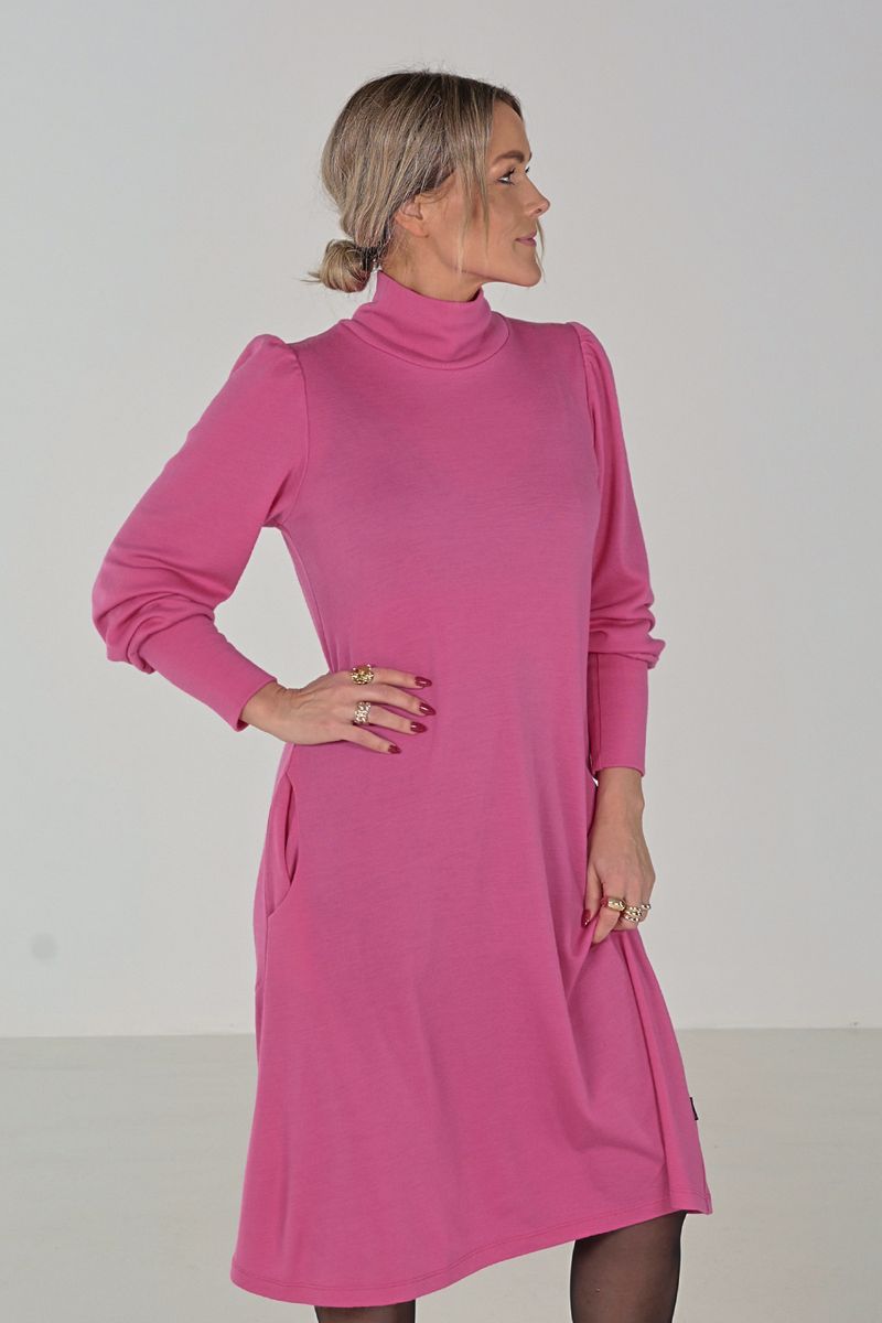 Milanda rosa merinoull kjole