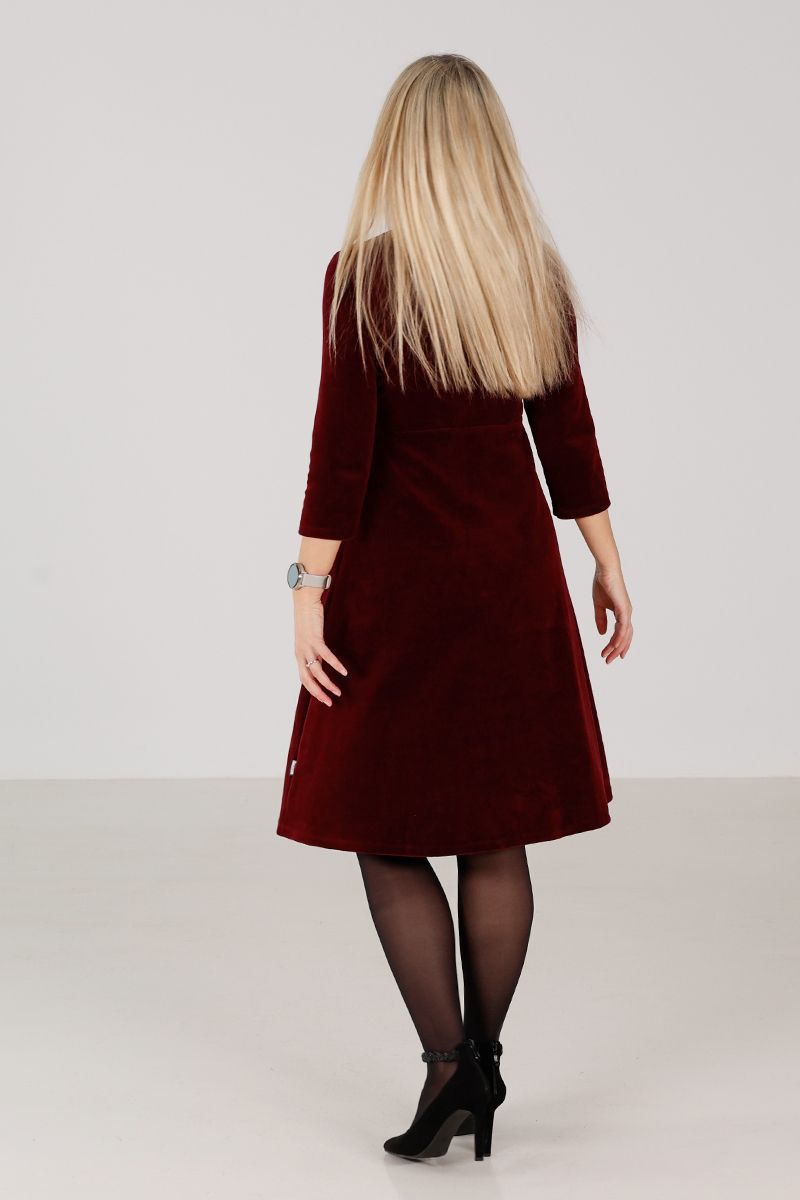 Hildur burgunder velurkjole